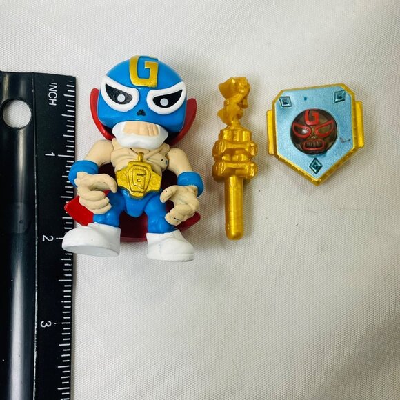 Moose Toys Treasure X Kings Gold Hunter El Lustro Figure With Staff and Shield - Picture 5 of 11